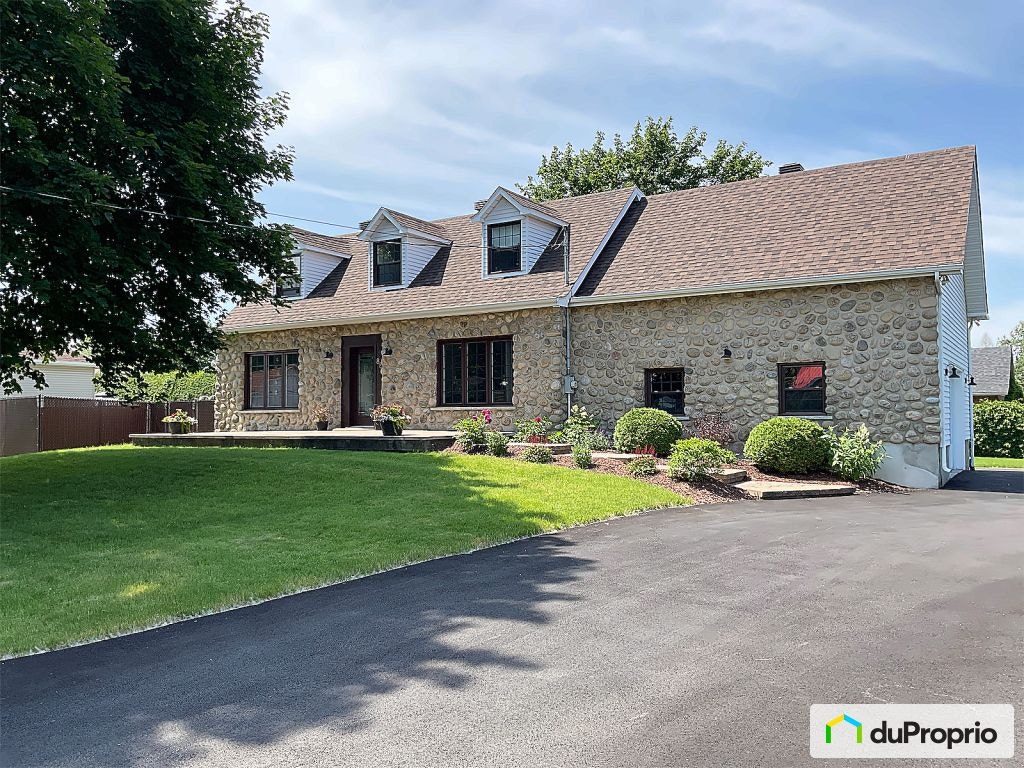 $995,000 - 2 Storey for sale in St-Jean-sur-Richelieu (St-Luc) — photo 1