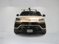 This 2022 Lamborghini Urus is a local Ontario vehicle with a clean Carfax report, combining supercar... (image 5)
