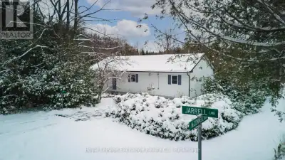 Three bedroom year round home or cottage just a short stroll to beautiful Lake Huron sand beach. Win...