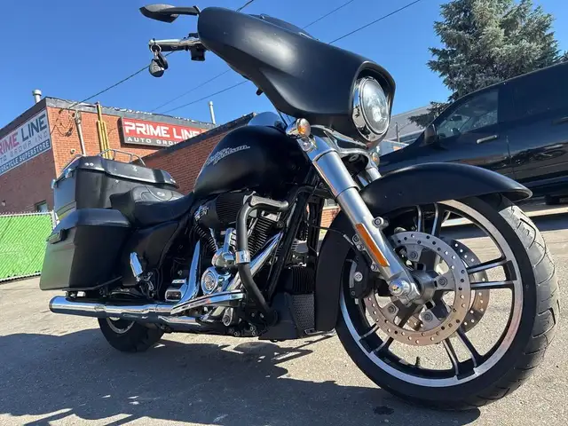 2017 Harley-Davidson Street Glide ~ STREET GLIDE ~ 107CI ~ DETAT in Sport Touring in City of Toronto - Image 30