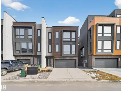 Experience easy living in this wonderfully structured condo complex the PIVOT condos. Close to schoo...