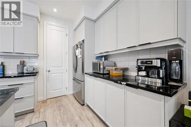 972 STONECLIFFE Walk Unit# 18 Kitchener, Ontario in Houses for Sale in Kitchener / Waterloo - Image 13