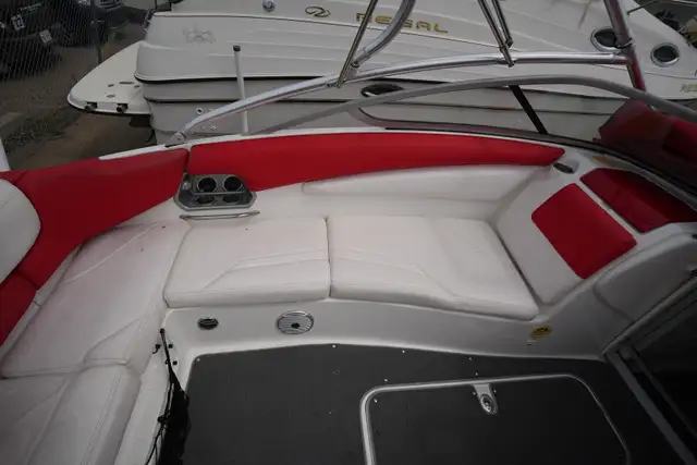 2009 SEA DOO WAKE 230 in Powerboats & Motorboats in Red Deer - Image 4