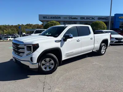 Recent Arrival!2022 Summit White GMC Sierra 1500 SLEOdometer is 13908 kilometers below market averag...