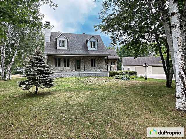 $629,000 - 1 1/2 Storey for sale in Dolbeau-Mistassini — photo 2