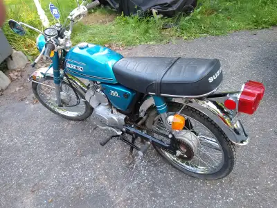 NEEDS GAS TANK RUST TAKEN OUT, IN GOOD SHAPE FOR A 1975 (50 YEARS OLD) LET ME KNOW IF INTERESTED.......