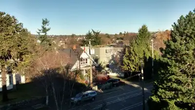 FERNWOOD – 2 bdm 3rd floor, Corner, Renovated Vista Royale is within walking distance to downtown Vi...