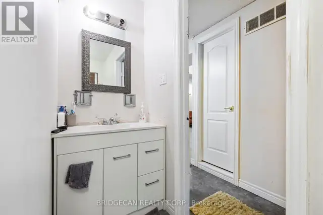 490 QUEEN VICTORIA DRIVE Hamilton (Quinndale), Ontario in Houses for Sale in Hamilton - Image 8
