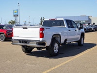 This Chevrolet Silverado 3500HD delivers a Turbocharged Diesel V8 6.6L/403 engine powering this Auto... (image 6)