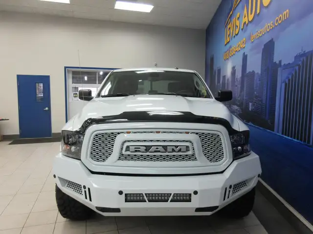 RAM 1500 CLASSIC 2023 V6 3.6L 4X4 CREW-CAB BOITE 5'7 in Cars & Trucks in Lévis - Image 5