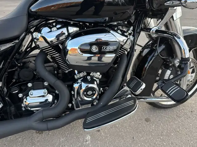 2022 Harley-Davidson Road Glide ~ ROAD GLIDE ~ 107CI ~ 2 INTO 1  in Sport Touring in City of Toronto - Image 27