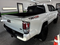 We have a LIFTED, MANUAL 2022 Toyota Tacoma TRD Sport Premium 4x4! This thing looks and drives incre... (image 6)