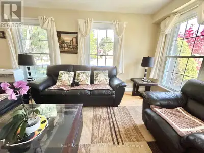 2 Fully Furnished, South-Facing Single Bedrooms Available On The 2nd Floor In A Clean and Well Maint...