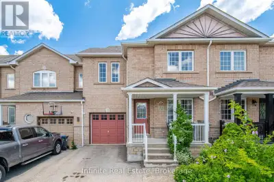 Well-maintained freehold townhouse with 3 bedrooms on a desirable street. Also is on a rarely-offere...