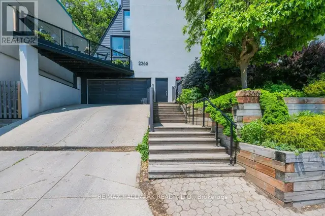 2 - 2366 QUEEN STREET E Toronto (The Beaches), Ontario628666632335391212