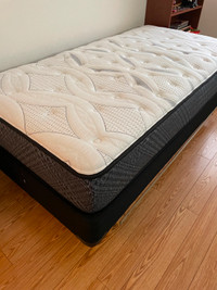 Single Bed/Lit Simple