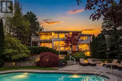 A truly exceptional estate - 2 Anslow Court is a rare offering in one of the most prestigious and de...