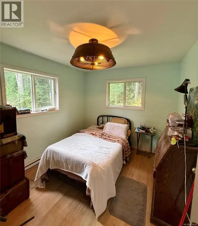 148 Meadow Dr Salt Spring, British Columbia in Houses for Sale in Fort McMurray - Image 14