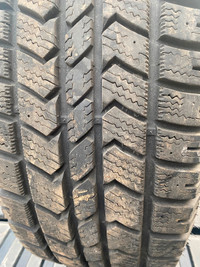 2 LT265/60R20 Artic Claw Winter XSi winter tires