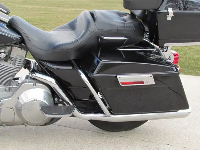 2004 Harley-Davidson FLHT - Electra Glide 61,000 KM New Cam Tens in Sport Touring in Leamington - Image 24