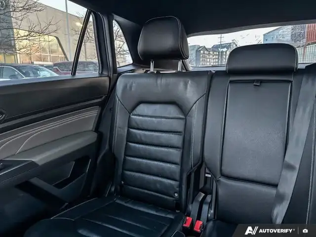 2021 Volkswagen Atlas Cross Sport Highline in Cars & Trucks in Ottawa - Image 15