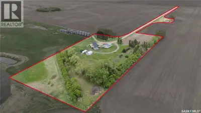 Looking for an acreage just minutes from Gravelbourg? Check out this stunning option! Situated on a...