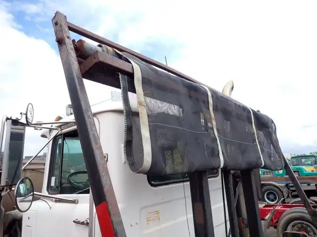 2001 Mack RB688S in Heavy Trucks in Longueuil / South Shore - Image 34