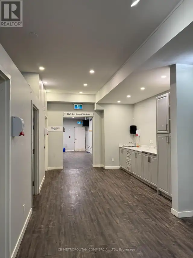 752 DANFORTH AVENUE Toronto (Danforth), Ontario in Commercial & Office Space for Rent in City of Toronto - Image 8