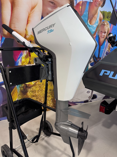 Mercury Avator 7.5e! Looking for a lightweight, electric outboard? This Mercury Avator 7.5e is the p...