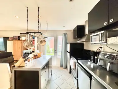 Superbe loft meublé à Ahuntsic - 1er juillet - Électros inclus