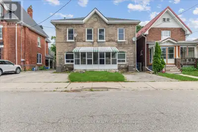 34 ARTHUR STREET S Brantford, Ontario