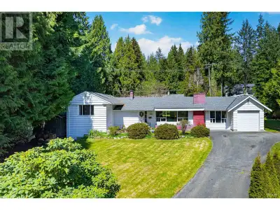 Charming 4-bed, 3-bath home in the prestigious British Properties offering nearly 2,500 square ft of...