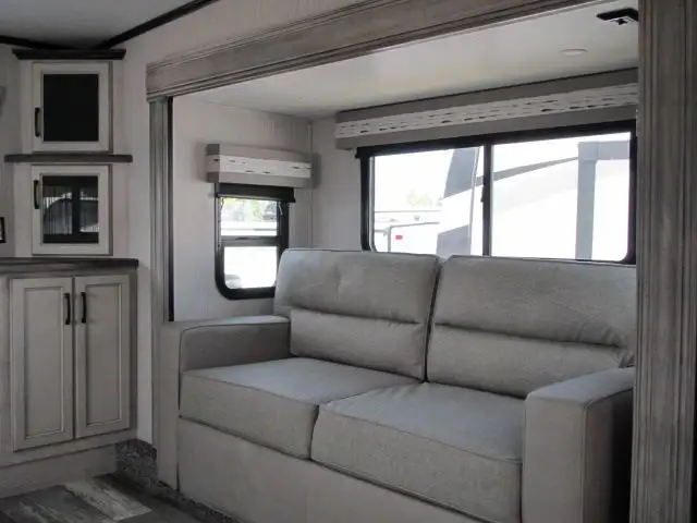 2023 SIERRA 391 FLRB-NEW LOADED FRONT LIVING-ON SALE $99,999!  in Travel Trailers & Campers in Ottawa - Image 24