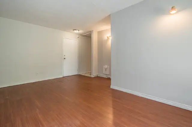 3 Bedroom Student Units Minutes From Laurier! - $500 Gift Card!! in Room Rentals & Roommates in Kitchener / Waterloo - Image 3
