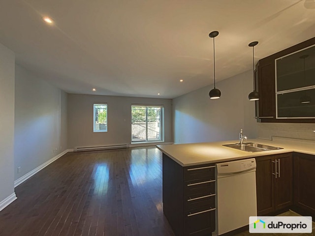 $410,000 - Condominium in Ville-Marie (downtown, old Mtl) — photo 1