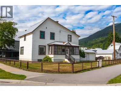 Multifamily home in a fabulous downtown location. This unique property offers a distinctive layout a...