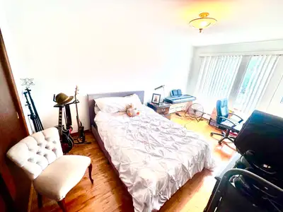 NICE ROOM METRO ST MICHEL ONLY GIRLS