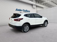 GREAT VALUE | CLEAN CARFAX LED Daytime Running Lights | Blind Spot Warning | Rear Cross Traffic Aler... (image 2)