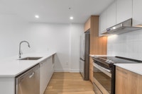 apartment for rent-appartement logement locatif-3 bedrooms/chambres-5 1/2-3cc-metro Papineau-ville-m... (image 2)