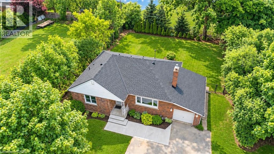 68 WILSON Street E Ancaster, Ontario 2