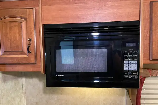 2010 Jayco Greyhawk 31GS - Pre-Owned Class C Motorhome in RVs & Motorhomes in Red Deer - Image 22