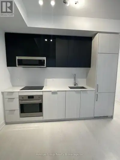 **FULLY FURNISHED, SINGLE BED, DESK AND CHAIRS** Functional Studio Layout. Floor to Ceiling Window....