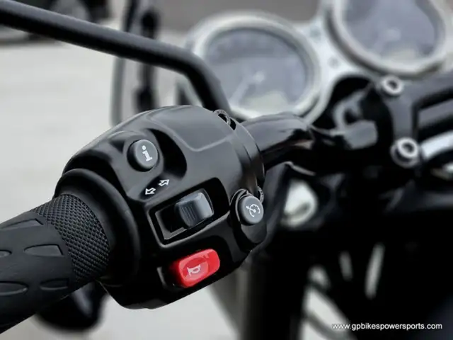 2025 Triumph Bonneville T120 Black Graphite / Matte Graphite in Street, Cruisers & Choppers in Oshawa / Durham Region - Image 19