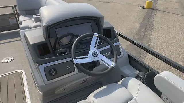 2024 Regency 230 LE3 Sport With 250L Tritoon Pontoon Boat in Powerboats & Motorboats in Vernon - Image 23