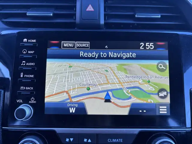 2020 Honda Civic Sedan Touring in Cars & Trucks in Comox / Courtenay / Cumberland - Image 17