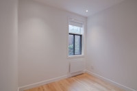 Renovated Akelius three bedroom apartment for rent. Located near avenue Mariette in the Notre-Dame-D... (image 8)