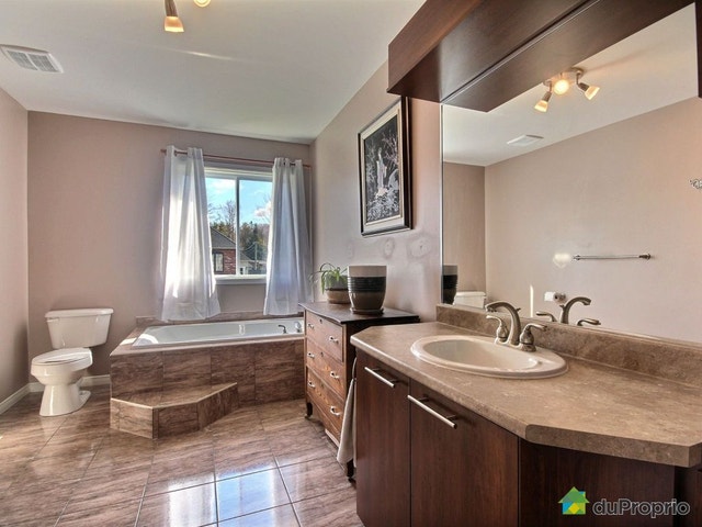 $850,000 - Bungalow for sale in St-Jérôme (St-Antoine) — photo 3