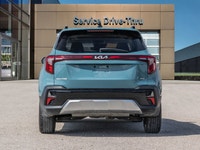 *Leather Seats, Remote Start, Heated Steering Wheel, Heated Seats, Apple CarPlay!* With an intellige... (image 5)