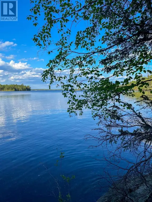 11 Hay Island, Lake of the Woods S of Kenora, Ontario in Land for Sale in Kenora - Image 8