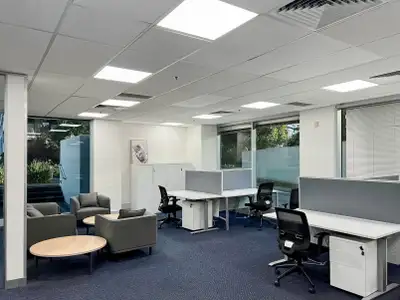 A fully serviced private office with 5 people, ready to use from day one. Work with focus and privac...